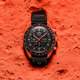 Наручные часы Swatch x Omega Bioceramic MoonSwatch Collection "Mission to Earth — LAVA" (SO33O100) - изображение 2