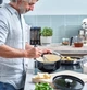 Каструля с крышкой KitchenAid CC006058-001 22 см 3.3 л черная 4755268 - изображение 7