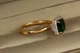 Кольцо Xuping Jewelry Пирамида с зеленым камнем р 17 золотистое - изображение 2
