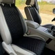 Накидки на автомобільні сидіння з алькантари Lux Великі чорні стільники Стандарт Передній комплект - изображение 3