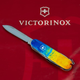 Ніж Victorinox Huntsman Ukraine 91 мм Жовто-синій малюнок (1.3713.7_T3100p) - зображення 11