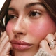 Карманная румяна ярко розовый румянец Rhode Juice Box Blush, 5,3 г - изображение 10