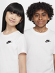 Підліткова футболка Nike K Nsw Tee Emb Futura Lbr FZ5177-100 147-158 см Біла (197596248708) - зображення 3