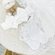 Комплект хрестильного одягу Family Tradition для дівчинки муслін з мереживом 74 см білий Крихітка - зображення 2