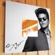 Зеркало с фото "Певец Бруно Марс. Bruno Mars" для фанатов поп музыки, украшение интерьера в спальню, кафе - изображение 1