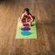 Коврик для йоги и спорта детский GAIAM KIDS Yoga Mat 4мм 150х60см - Birdsong - изображение 4