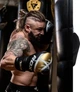 Боксерские перчатки RDX F7 Ego 12 унций (капа в комплекте) Black Golden (BGR-F7BGL-12oz) - изображение 7