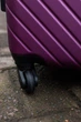 Чемодан пластиковый Wings MRH-01 L большой фиолетовый - изображение 6