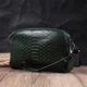 Женская кожаная сумка Vintage 19х12х7 см зеленая на два отделения с тиснением под змею 60721 - изображение 13