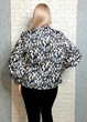 Блуза прямого крою на гудзиках з леопардовим принтом di classe 5XL-6XL бежева 11-440 - зображення 5