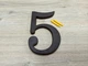 Цифра "5" номер для будинку, фасаду та дверей, пластикова (Темно-коричнева) - изображение 4