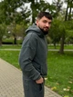 Зручний модний чоловічий спортивний костюм оверсайз демісезонний з тринитки та капюшоном для спорту та прогулянок темно-сірого кольору розмір M - зображення 3