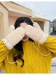 Зимние теплые плюшевые стильные перчатки One Size для женщин и девушек, перчатки детские утепленные со шнурком на зиму Бежевый - изображение 5