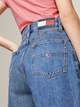 Krótkie spodenki damskie jeansowe Tommy Jeans DW0DW17646-1A5 25/NI Niebieski (8720646696819) - obraz 5