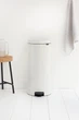 Бак для мусора с педалью Brabantia NewIcon Pedal Bin 30 л белый 111785 (00800547) - изображение 4