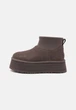 Жіночі уггі UGG Classic Mini Dipper Thundercloud Коричневий 39 1168170 - зображення 1