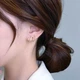Серьги пусеты с камнями ShinyClaws, золотистые - изображение 6