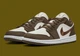 Кроссовки женские Jordan 1 Low Se 42 Коричневий DV0426-301 - изображение 1