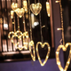 Светодиодная внутренняя комнатная гирлянда занавес с питанием от сети фигурками в виде сердец 3х1 м 12 штук (478660-Prob) Теплая белая - изображение 6