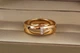 Обручальное кольцо Xuping Jewelry классика 6 мм с тремя камешками р 16 золотистое - изображение 2