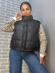 Жилетка жіноча Lady Yep 9039 стьобана коротка вставка з екошкіри на спині 42 чорна - зображення 7