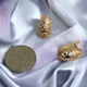 Сережки классические Овальные випуклые ажурные Xuping, медицинское золото 1х1.5 см - изображение 3