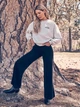 Джинсы Клеш женские Wrangler 112356420 27-32 Черные (5401139082977) - изображение 4
