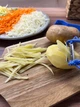 Овочечистка економка та шатківниця 2в1 з 2 лезами для нарізки соломкою з підставкою «Принцеса кухні» Коричневий - зображення 8