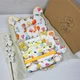 Набір для новонародженого: подушка, пелюшки і іграшки a.l.babybox Лисички на кульках - зображення 1