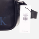 Сумка крос-боді через плече жіноча зі штучної шкіри Calvin Klein Jeans Sculpted Camera Bag18 Twill Bag Чорна (8719856987992) - зображення 13