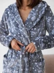Халат женский махровый теплый с капюшоном зимний BARWA garments 0227 XL Котик на сером (2110002274373) - изображение 5