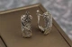 Серьги Xuping Jewelry выгнутый прямоугольник с узором змейка 1.8 см серебристые - изображение 2