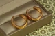 Серьги Xuping Jewelry колечки массивные 2,2 см золотистые - изображение 3