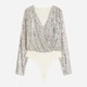 Боди-блузка женская H&M 061199877 M Светло-бежевый/Паетки (6666000341273) - изображение 5