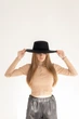 Шляпа фетровая канотье D.Hats с полями 10 см цвет черный - изображение 6