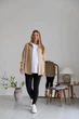 Женская рубашка для беременных стиля oversize из микровельвета Varna размер 2XL-3XL Lullababe бежевая - изображение 2