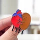 Значок (пин) BROCHE брошь бижутерия Медицина Сердце и Почка разноцветный BRGV114648 - изображение 3