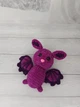 М'яка плюшева іграшка handmade Кажан 21 см фіолетова в'язана гачком амігурумі - зображення 3