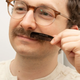 Гребінь для вусів Kikkerland Mini Mustache Comb (0612615119703) - зображення 3