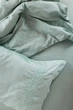 Комплект постільної білизни Cozy м'ятний з вишитими гілками в тон (Сімейний 1) 150*200 см - 2 шт. простирадло на резинці 160*200*20 см - изображение 5