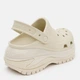 Женские кроксы Crocs Classic Mega Crush Clog Bone 207988-2Y2 39-40 (M7/W9) 25 см Бежевые (196265104178) - изображение 5