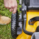 Газонокосилка аккумуляторная DeWALT DCMW564N - изображение 4