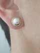 Золотые серьги-пуссеты с жемчугом и фианитами. 3533567 - изображение 2
