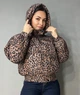 Куртка женская Lady Yep 9006 короткая с капюшоном леопардовый принт на резинке демисезонная 42 коричневая - изображение 3