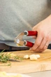 Прес для часнику KitchenAid Coreline червоний 19 см (KAG132OHERE) - зображення 9