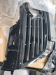 Решетка радиатора AVTM Volkswagen Passat B6 05-10 хром рамка хром ребра с отверстием для парктроника Фольксваген Пассат Б6 АМ0037823 - изображение 2