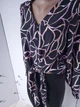 Блузка женская в абстрактный принт с завязкой спереди Vero Moda Черная 14928 S (42-44) - изображение 5