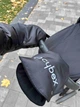 Муфта перчатки раздельные черного цвета, с вышивкой CYBEX, на коляску или санки, на черном флисе - изображение 2