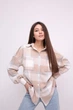 Рубашка женская Kraya теплая оверсайз в клеточку One size S-M бежевая - изображение 2