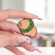 Значок (пин) BROCHE брошь бижутерия Животные Капибара с рождественским венком коричневый BRGV114711 - изображение 3